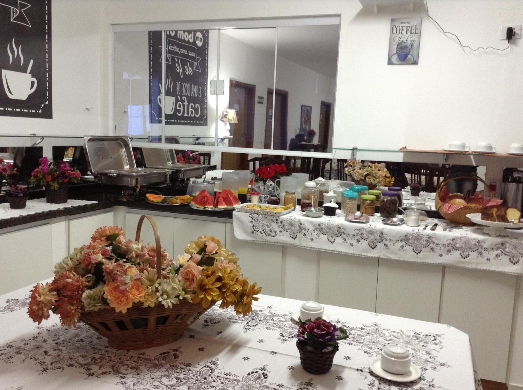 Espaco Alvorada ,Agendamento Das Atividades, Cafe Da Manha ,Banheira E Piscina No Centro Brotas Buitenkant foto