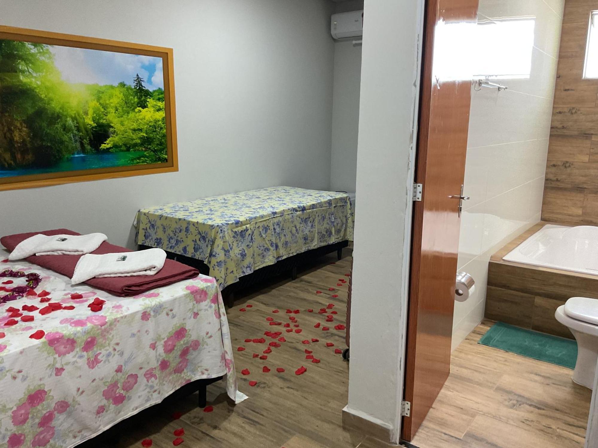Espaco Alvorada ,Agendamento Das Atividades, Cafe Da Manha ,Banheira E Piscina No Centro Brotas Buitenkant foto